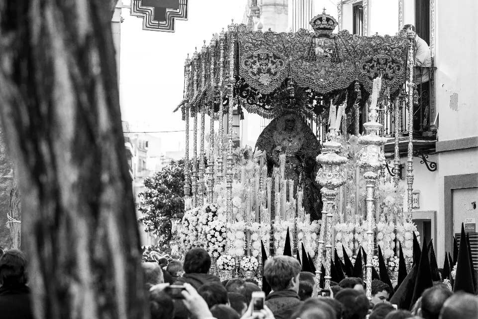 Semana Santa. Sevilla. Hermandades de Sevilla.