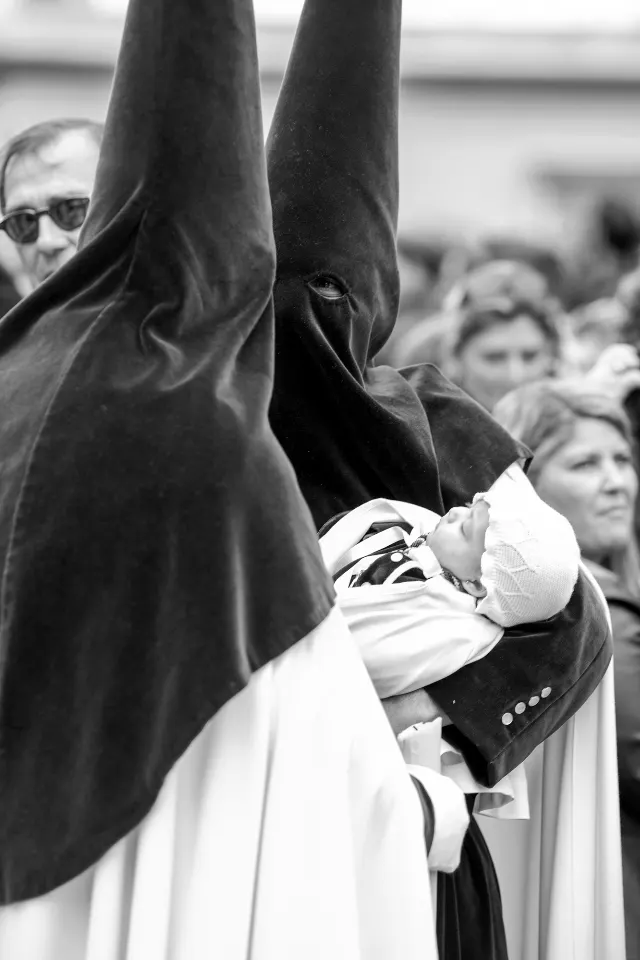 Semana Santa. Sevilla.  Las miradas del amor.
