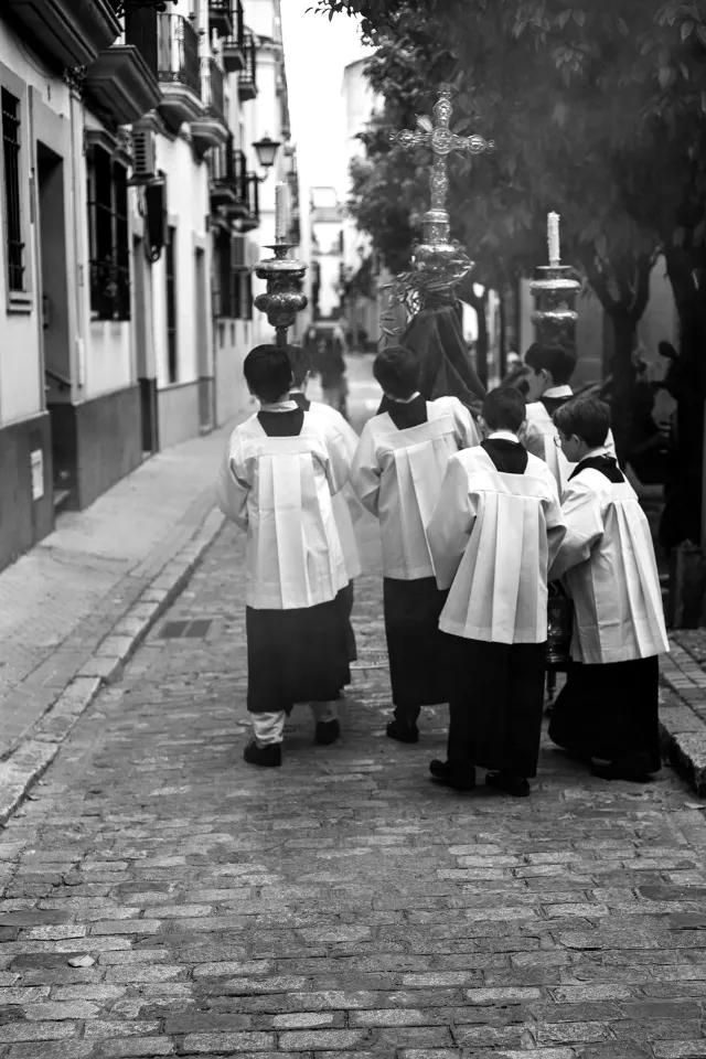 Semana Santa. Sevilla.  Divino. Humano.