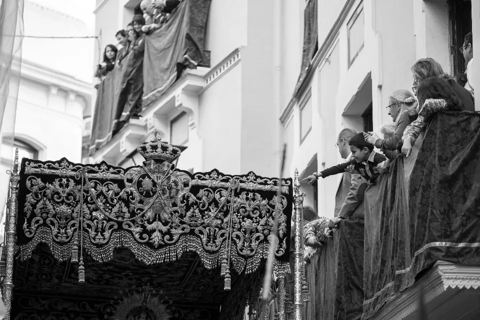 Semana Santa. Sevilla.  Las miradas del amor.