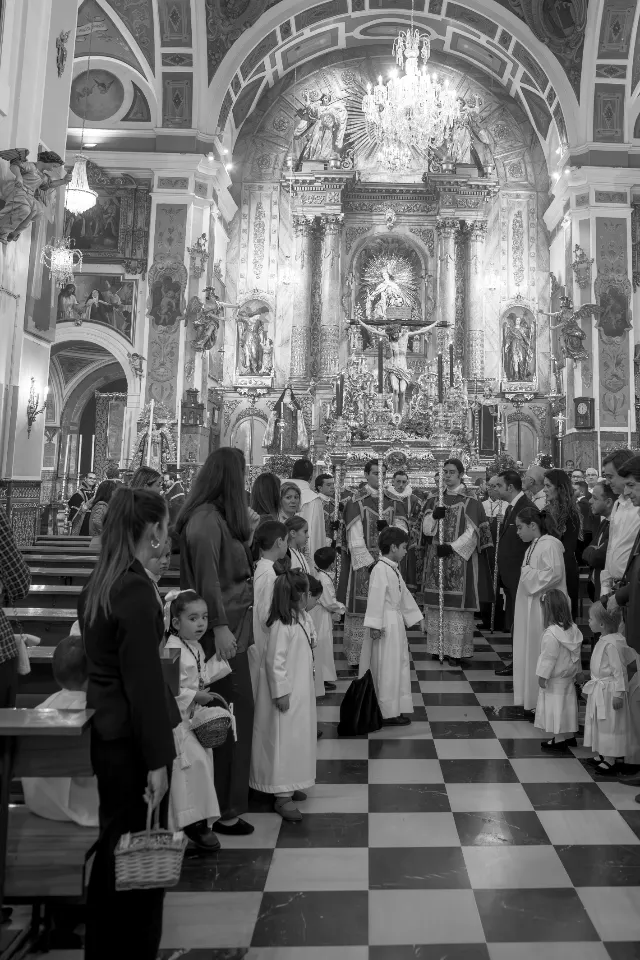 Semana Santa. Sevilla.  Divino. Humano.