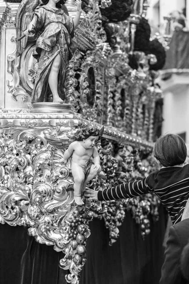 Semana Santa. Sevilla.  Las miradas del amor.