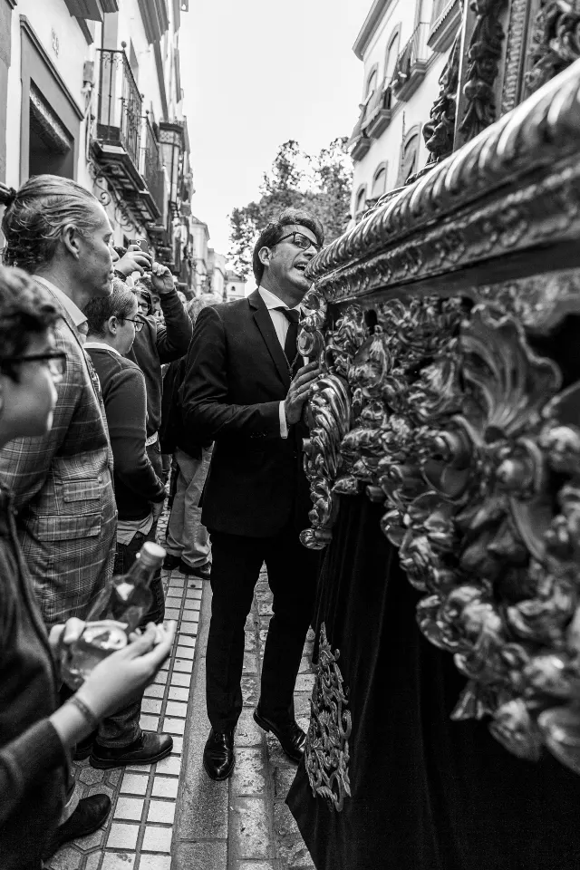 Semana Santa. Sevilla. Capataces y costaleros.
