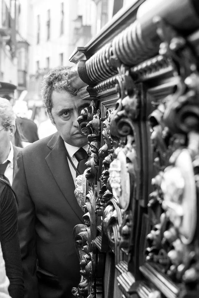 Semana Santa. Sevilla. Capataces y costaleros.