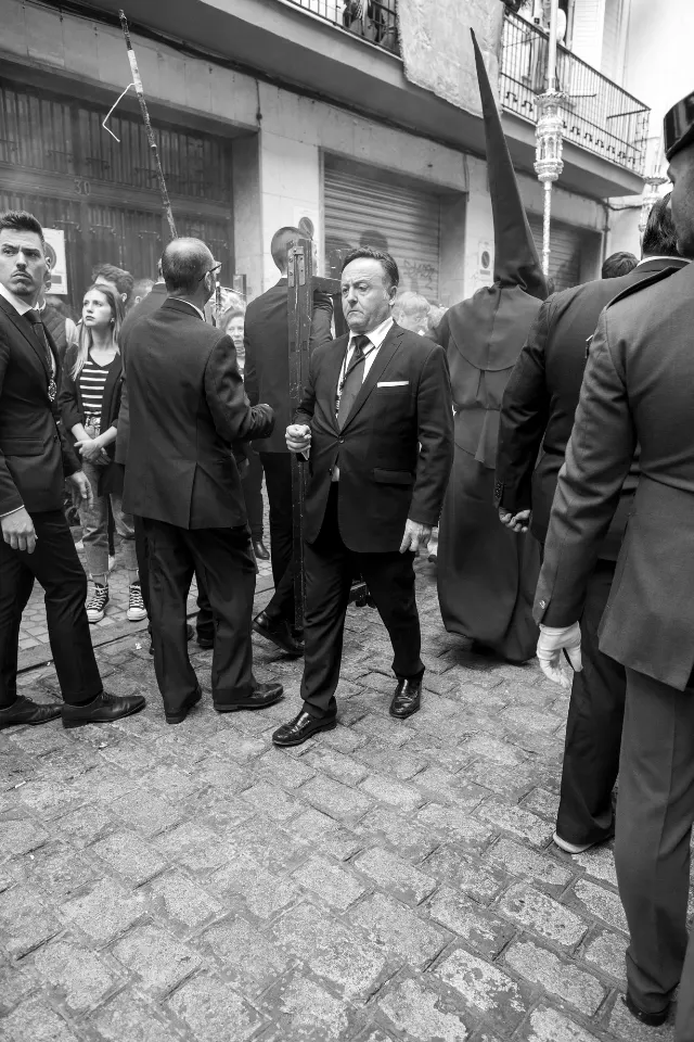 Semana Santa. Sevilla. Capataces y costaleros.
