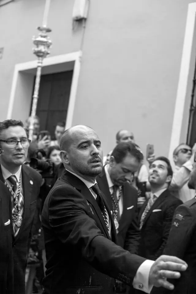 Semana Santa. Sevilla. Capataces y costaleros.