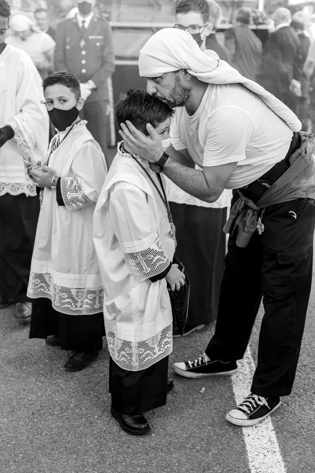 Semana Santa. Sevilla. Nazarenos y acólitos.