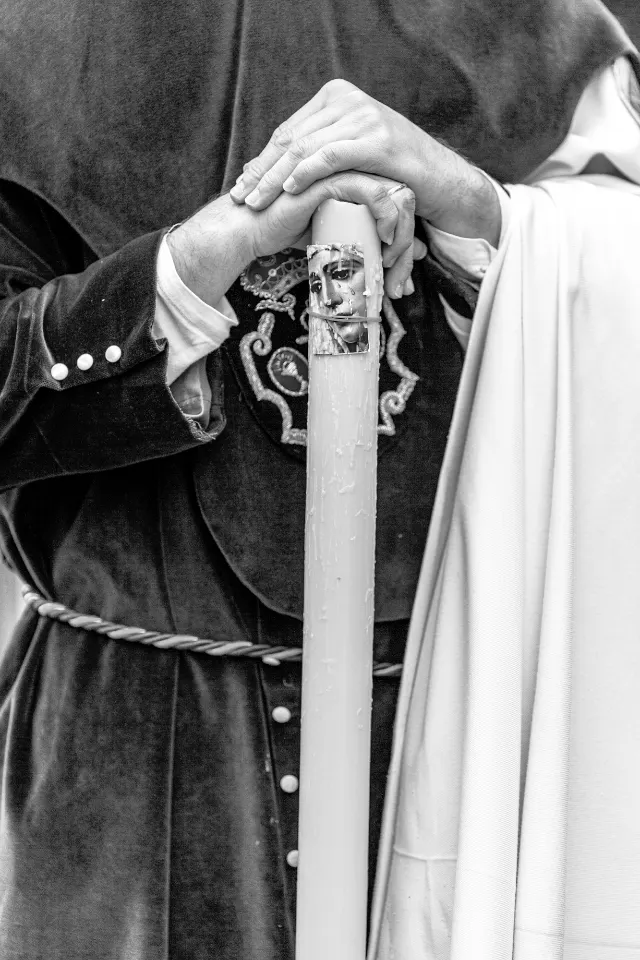Semana Santa. Sevilla. Nazarenos y acólitos II.