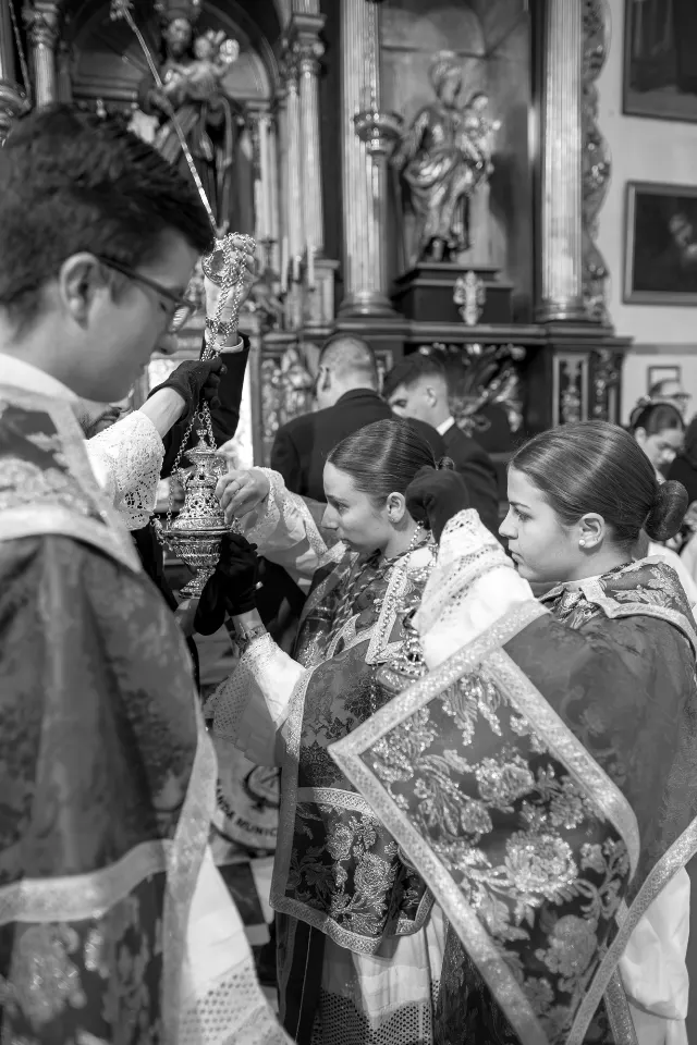 Semana Santa. Sevilla. Nazarenos y acólitos II.