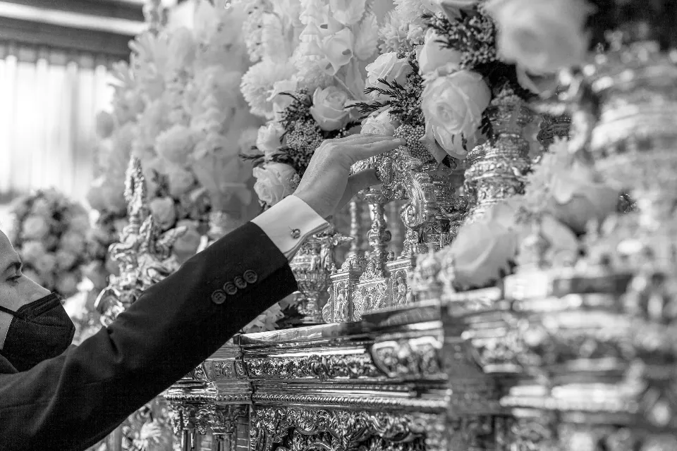 Semana Santa. Sevilla. Capataces y costaleros II.