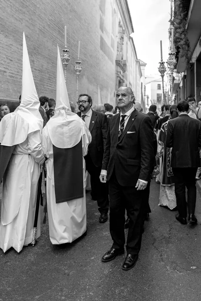 Semana Santa. Sevilla. Capataces y costaleros II.