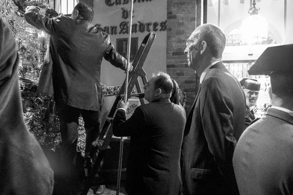 Semana Santa. Sevilla. Capataces y costaleros II.
