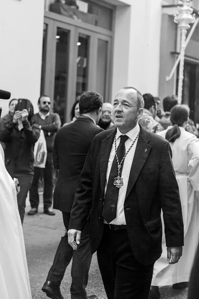Semana Santa. Sevilla. Capataces y costaleros II.