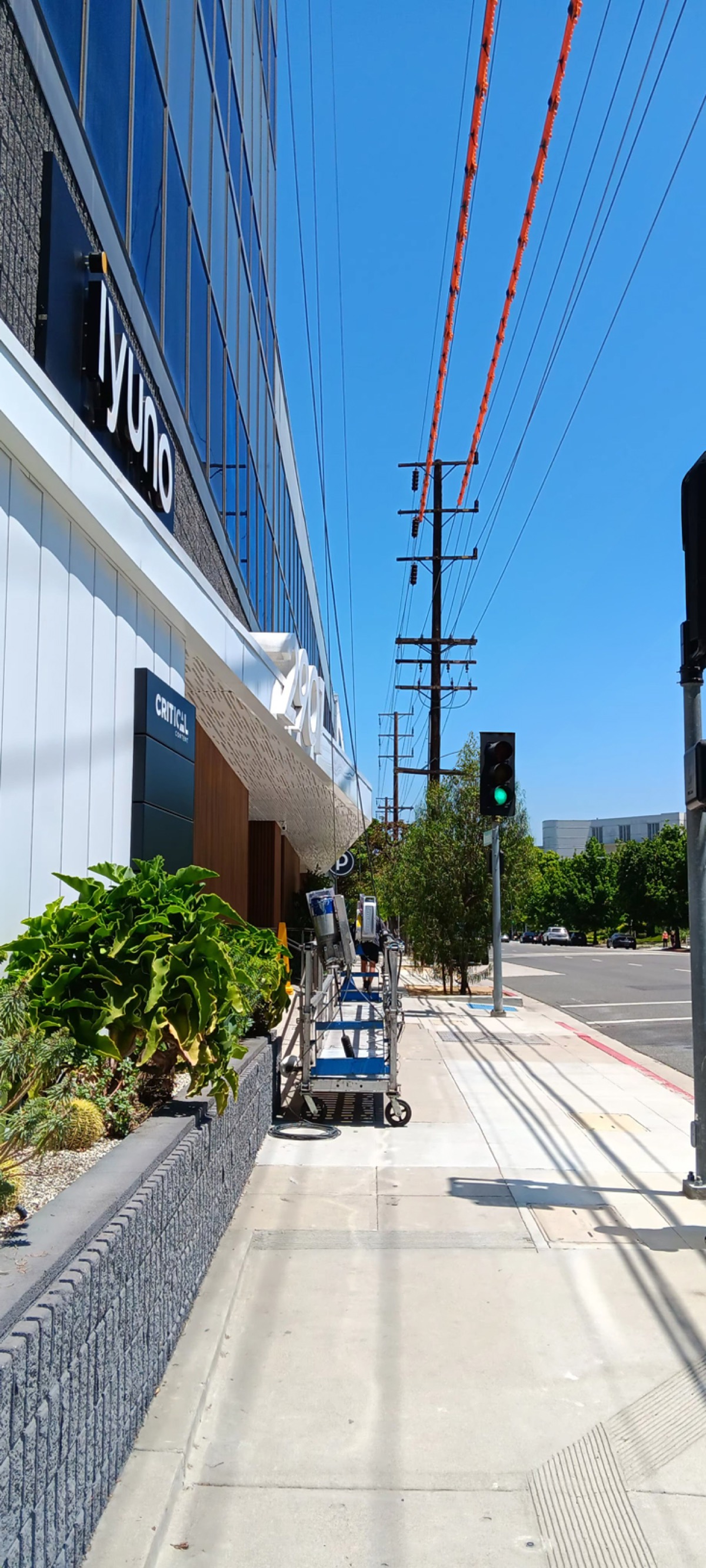 Safe Glass Replacement Near Power Lines - Photo 4
