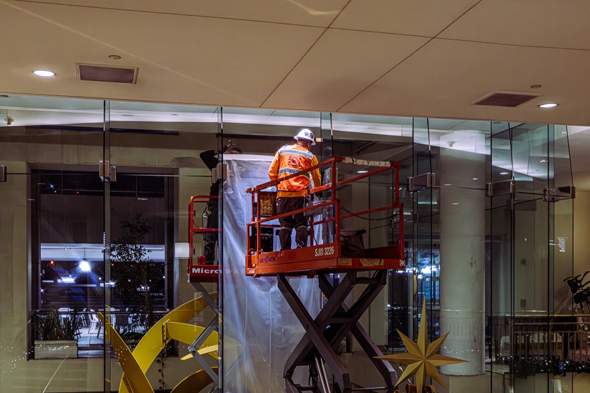 Omni Hotel Oversized Glass Panel Replacement - Photo 3