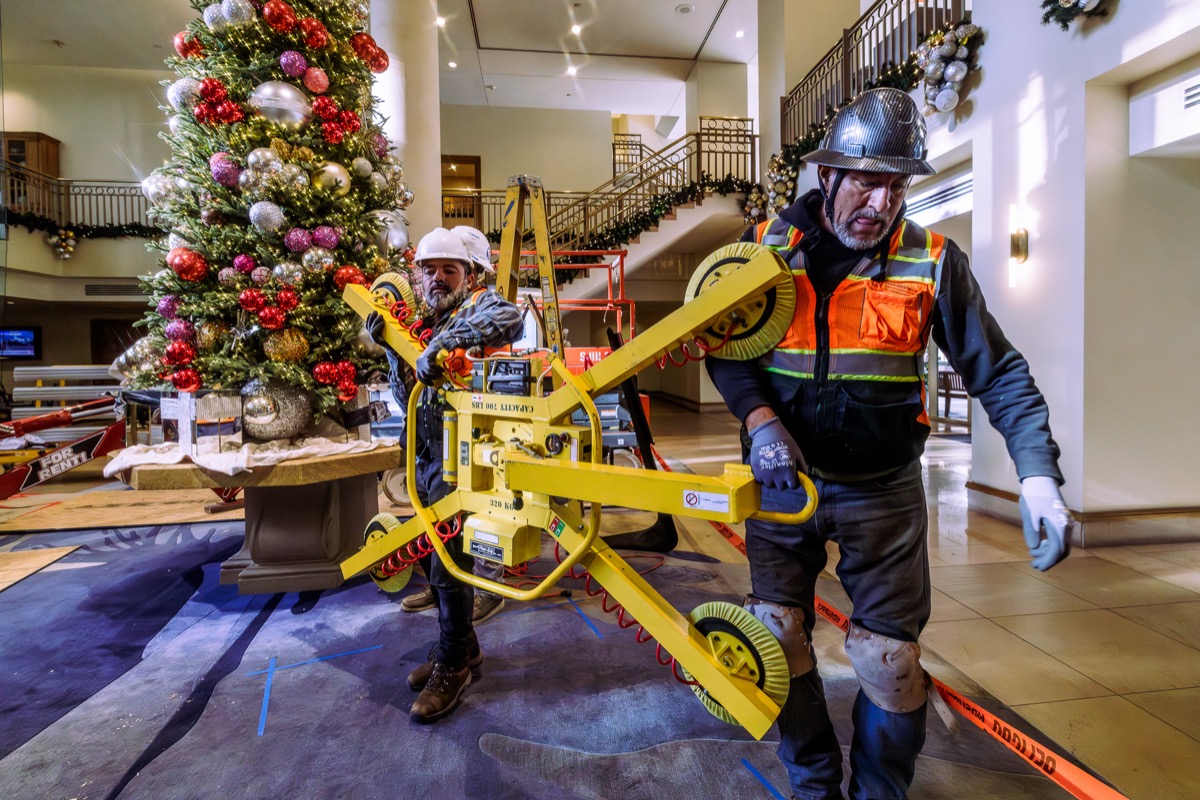 Omni Hotel Oversized Glass Panel Replacement - Photo 4