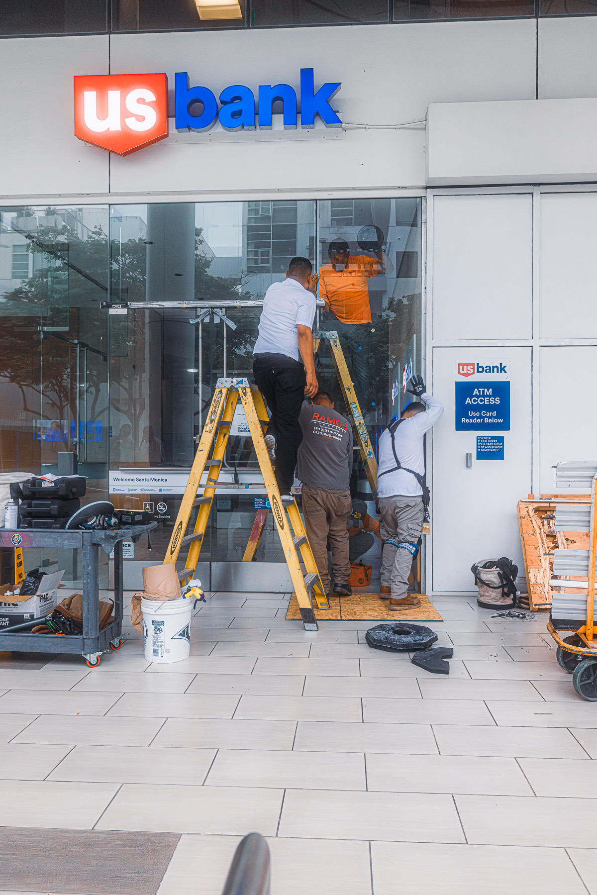 US Bank Santa Monica Glass Replacement - Photo 4