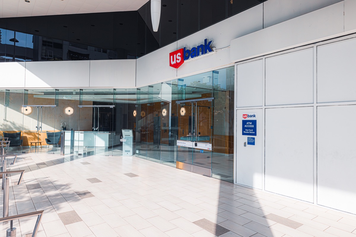 US Bank Santa Monica Glass Replacement - Photo 2