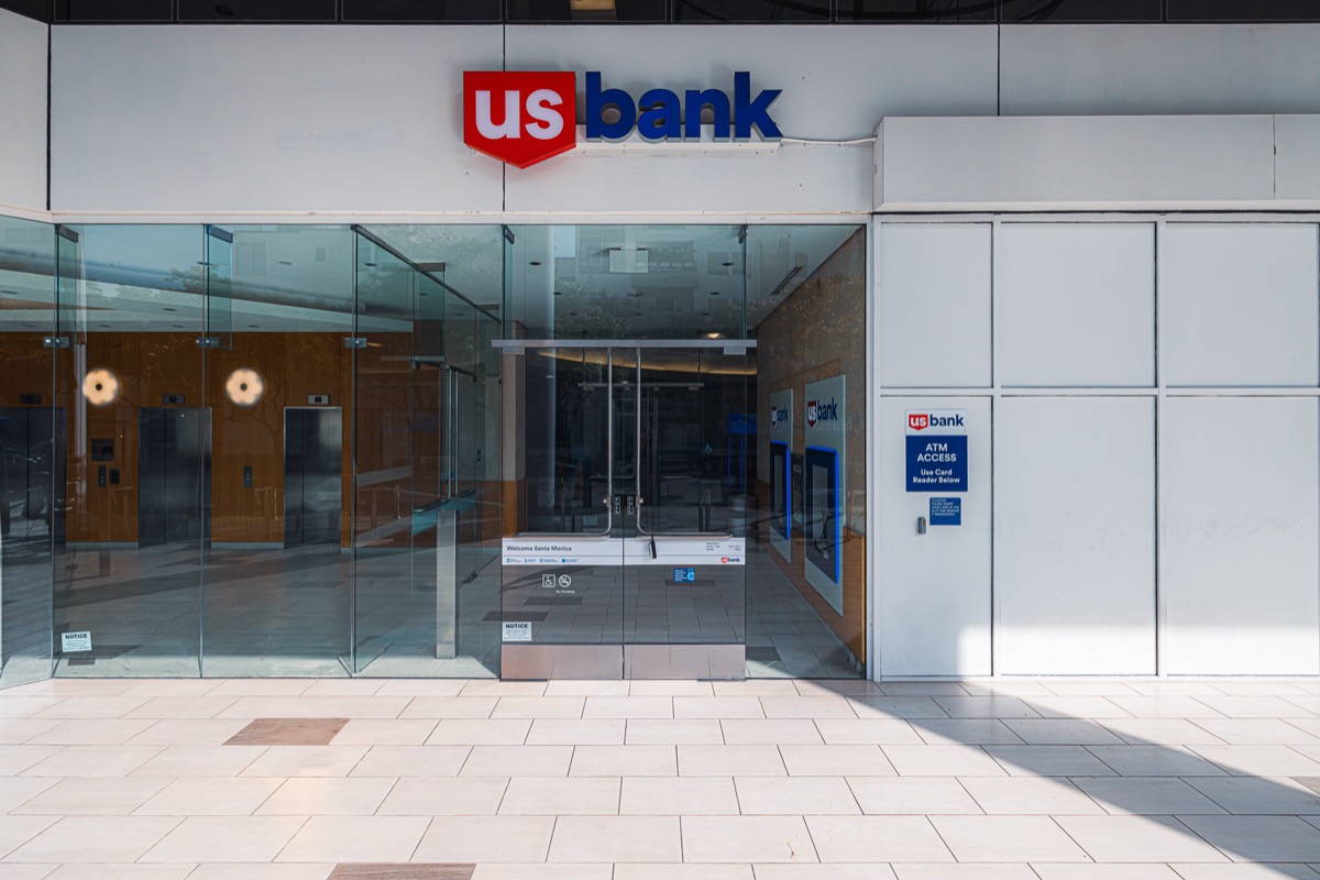 US Bank Santa Monica Glass Replacement