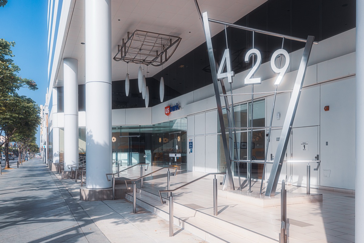 US Bank Santa Monica Glass Replacement - Photo 3