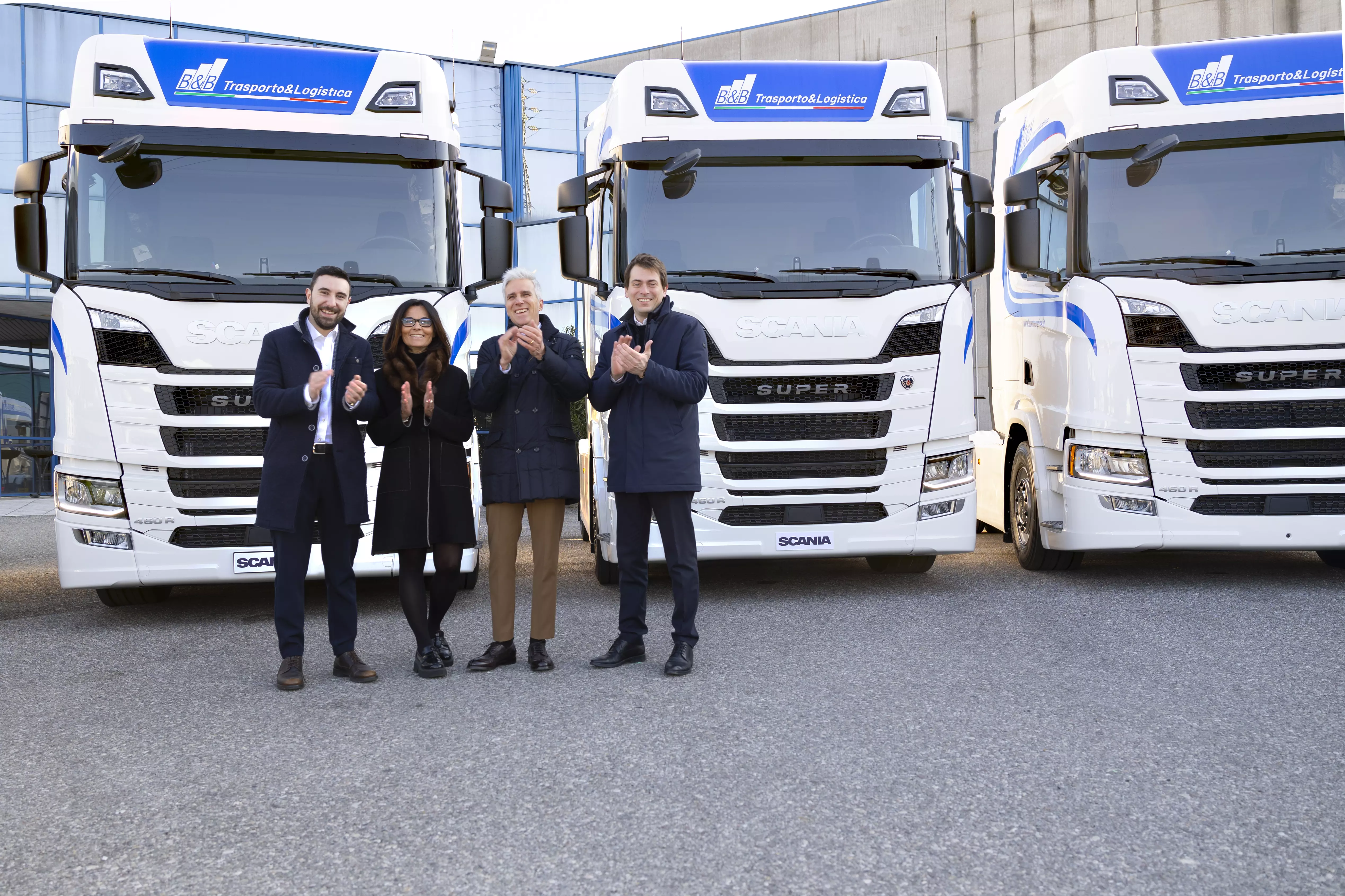 Il nostro team Scania in compagnia con la responsabile acquisti  BeB Enterprise