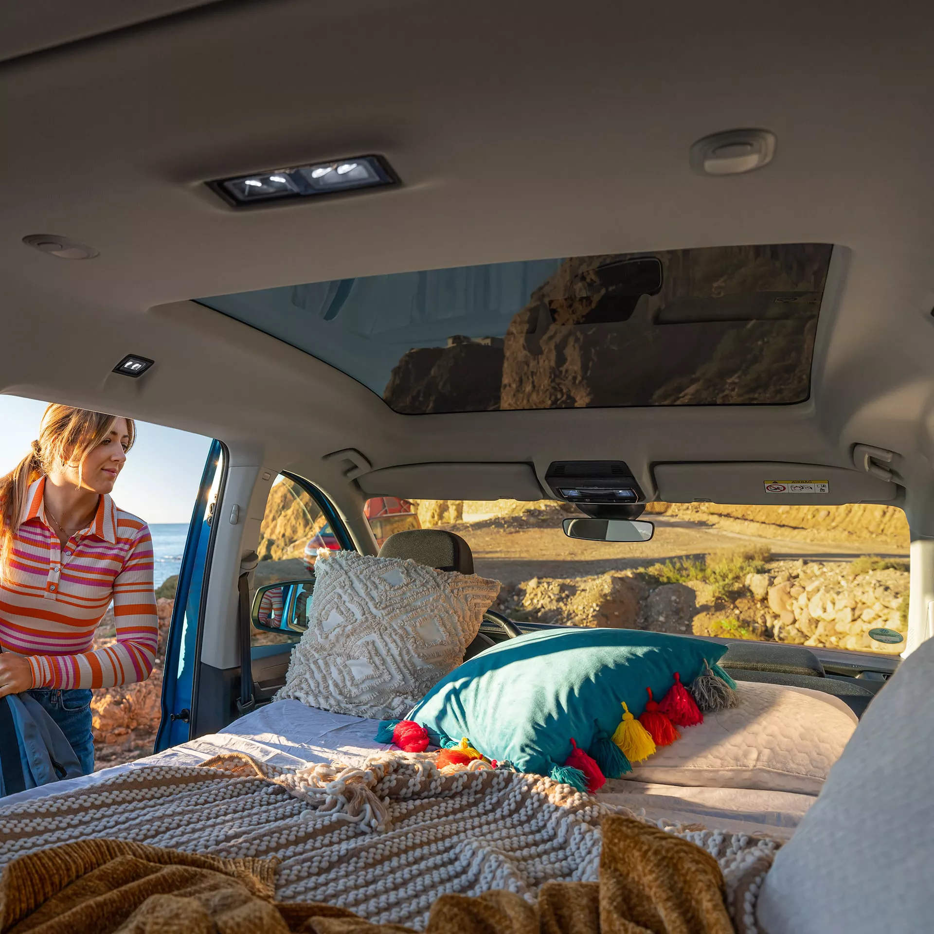 Avventura su quattro ruote! 🚐 Letti comodi e panorami mozzafiato. #vanlife #esplorazione #viaggiare