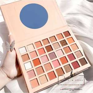 Fard À Paupières Composé De Plusieurs Couleurs Nude Et Coloré