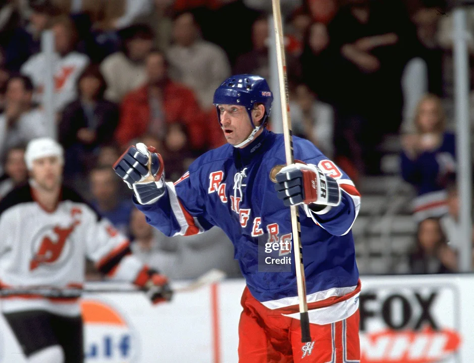 Wayne Gretzky Scores His 1,000th NHL Goal: Today in Sports History