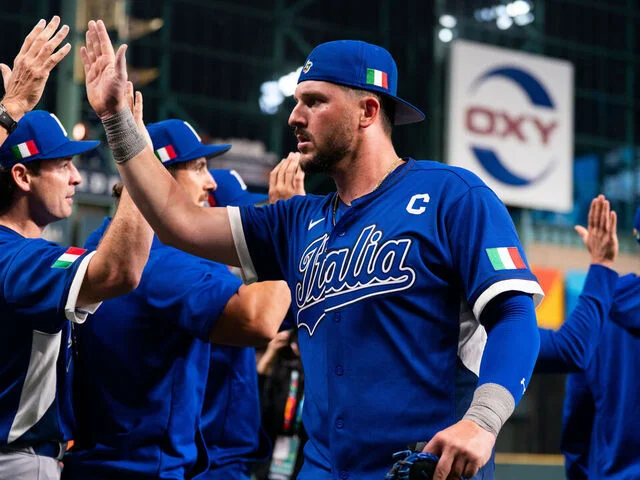 Vinnie Pasquantino hits the first 3-homer game in WBC History