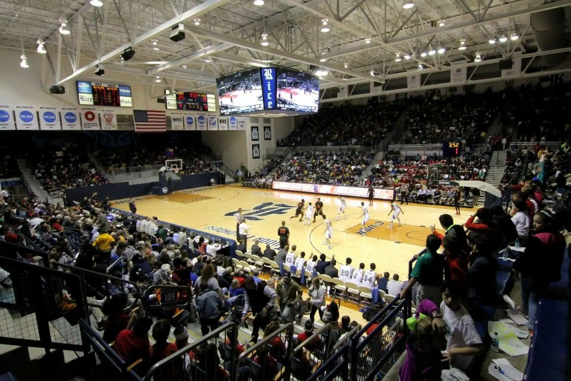 Tudor Fieldhouse - Image 1