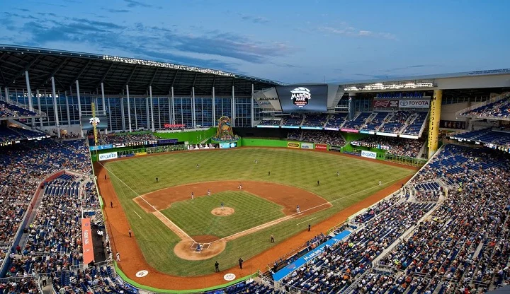 loanDepot Park - Image 4