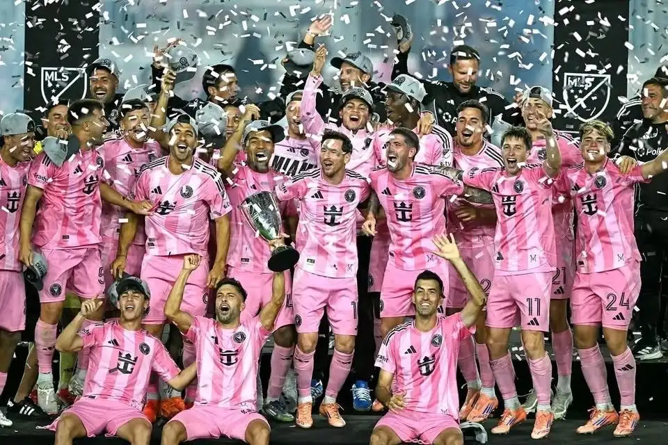 Chase Stadium - Image 1