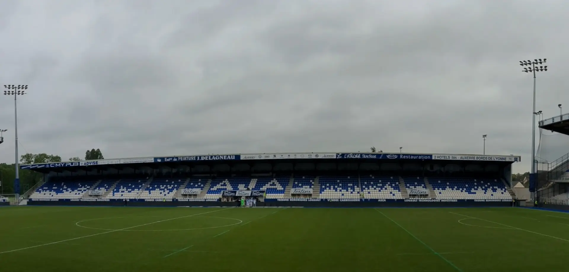 Stade de l’Abbé-Deschamps - Image 1
