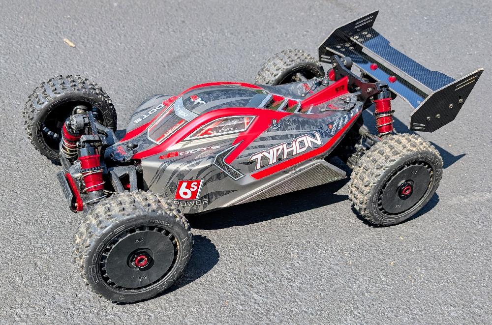 Arrma Typhon V5 6S run photo