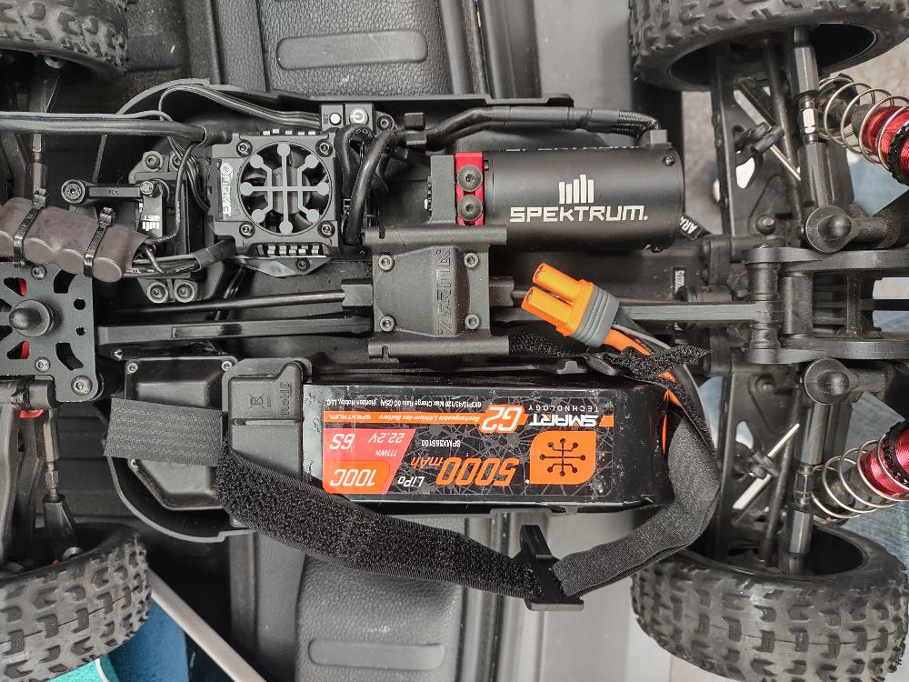 Arrma Typhon V5 6S run photo