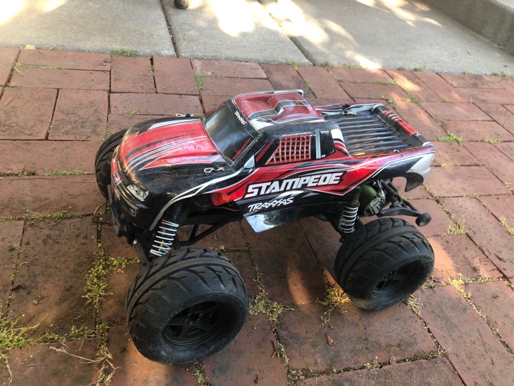 Traxxas Stampede 2WD run photo