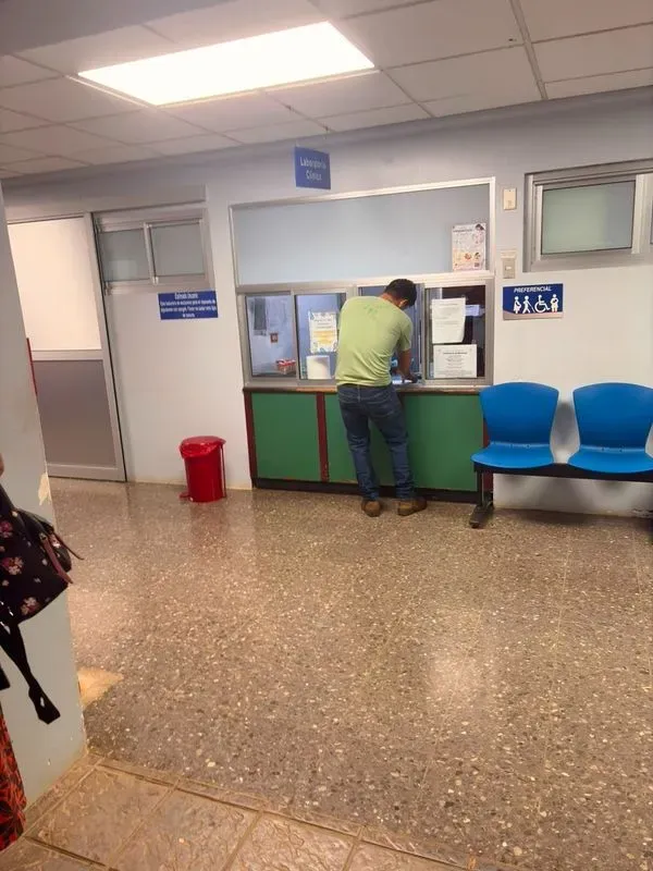 Hospital Los Chiles fortalece servicio de laboratorio clínico