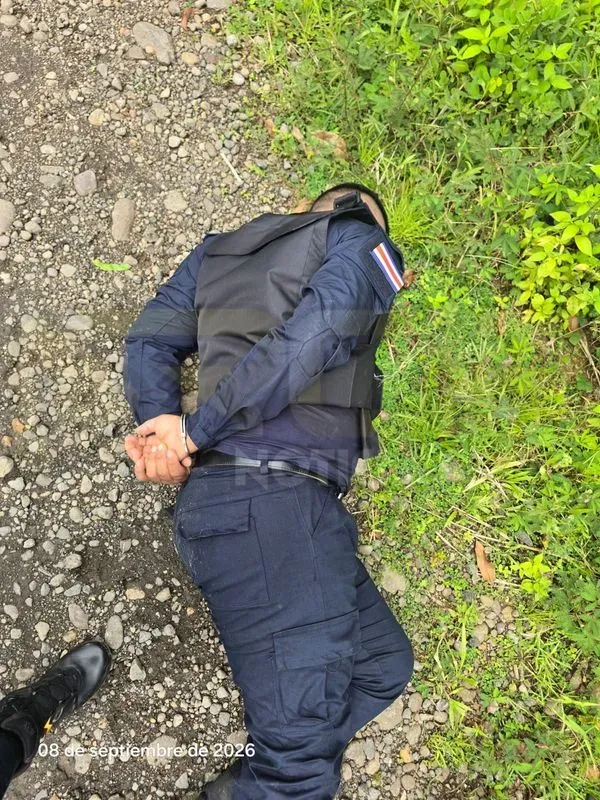 ÚLTIMA HORA | CAPTURAN A DOS PERSONAS TRAS APARENTE ASALTO EN LOS CHILES