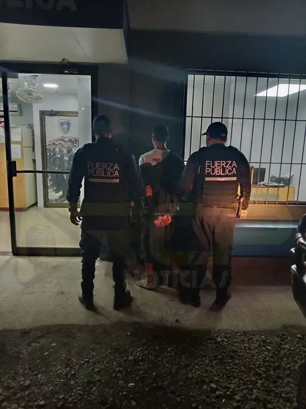 FUERZA PÚBLICA UBICA PISTOLA CALIBRE .380 TRAS PERSECUCIÓN EN VERACRUZ DE PITAL