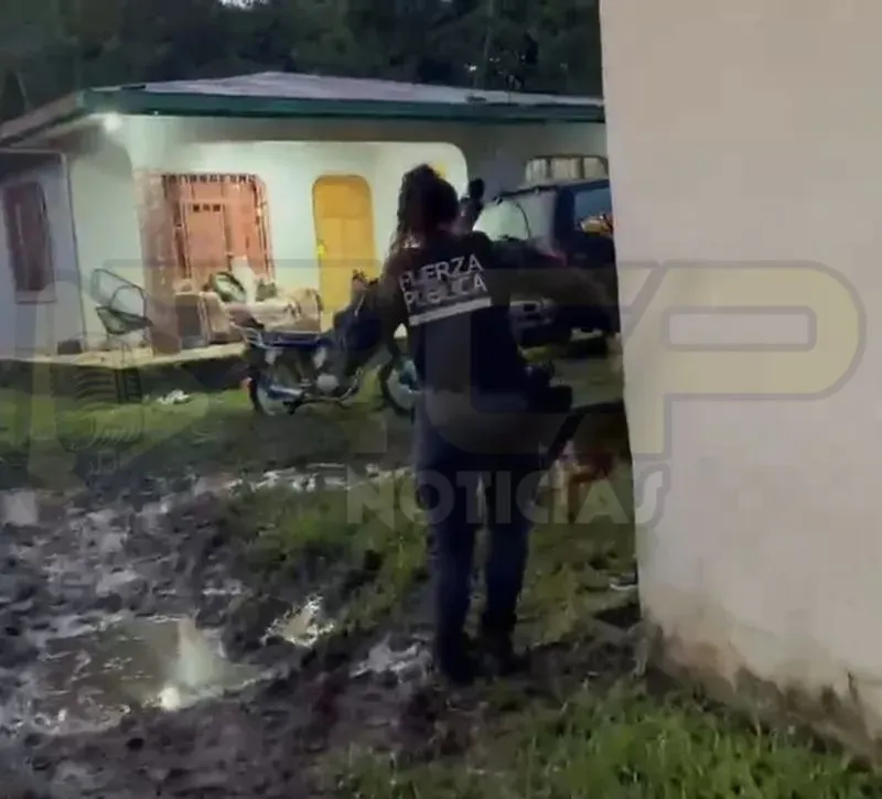 AUTORIDADES MANTIENEN CUSTODIA EN VIVIENDA DE SARAPIQUÍ, QUE PODRÍA PERTENECER A SOSPECHOSOS DE TRIPLE CRIMEN EN RÍO CUARTO