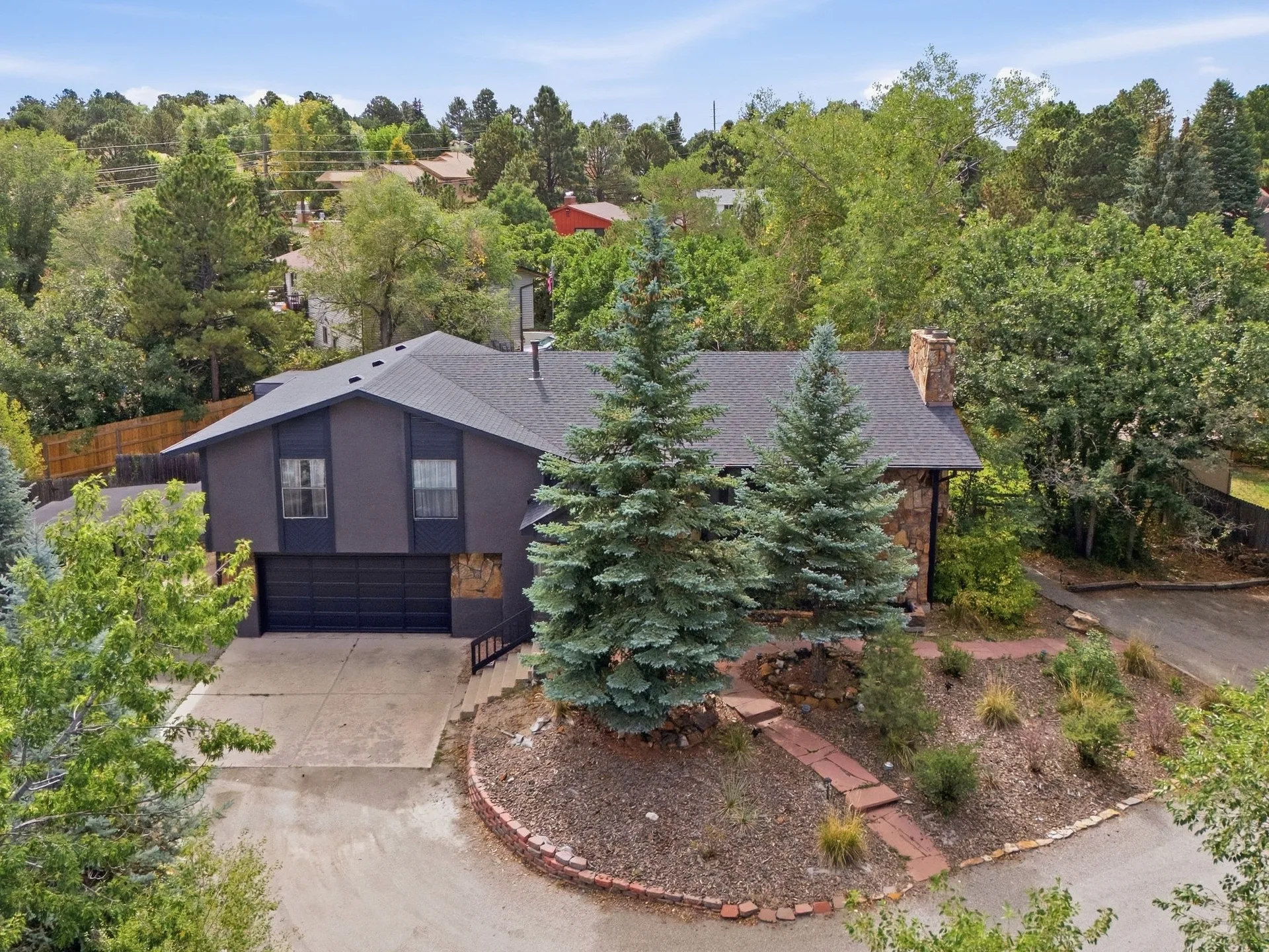 6145 Castlewood Ln, Colorado Springs, CO 80918 — property photo 1