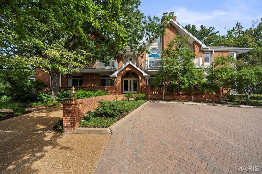 29 Country Club Ter, Saint Louis, MO 63122 — property photo 1