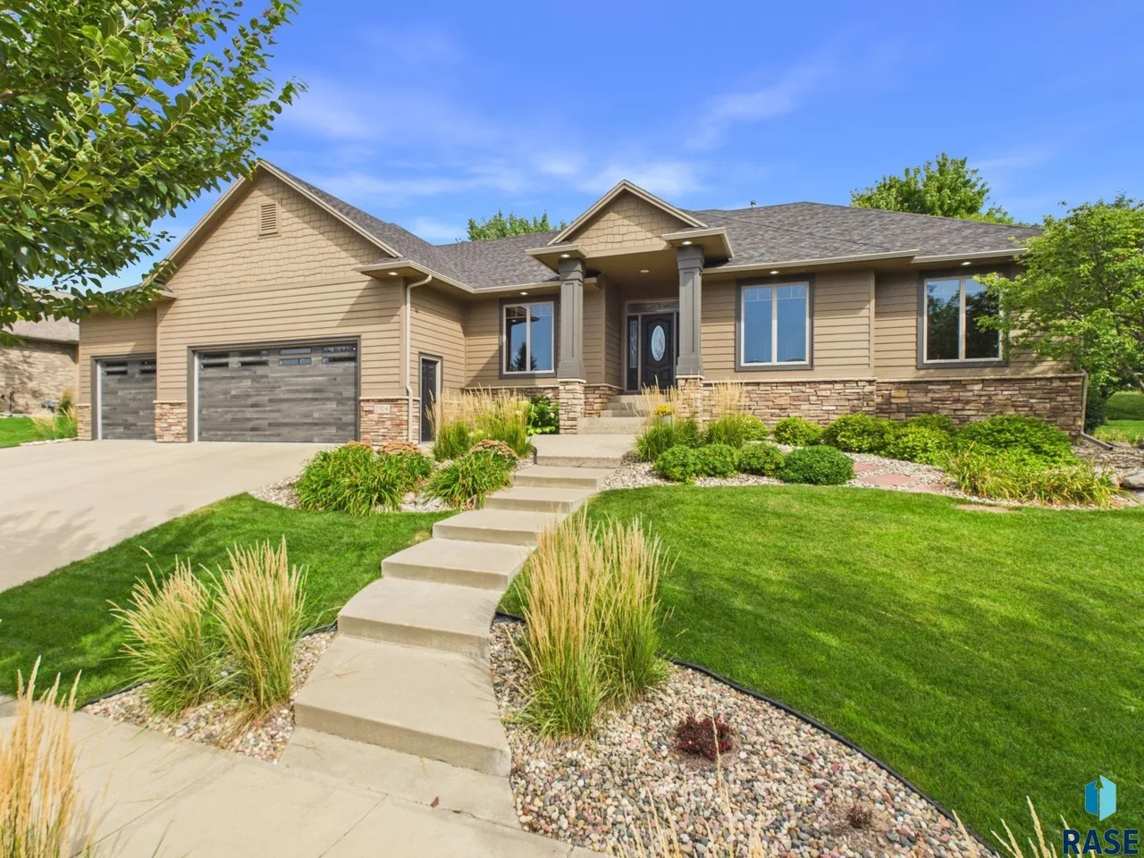 2304 W Sleigh Creek Trl, Sioux Falls, SD 57108 — property photo 1