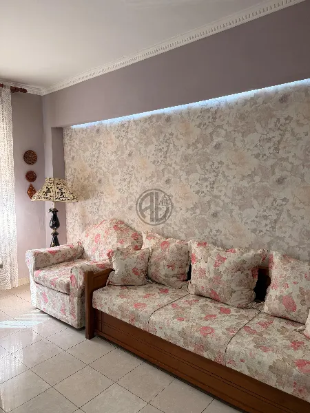 Shitet Apartament / Ambient Biznesi – Pranë Shkollës  "Naim Frasheri"