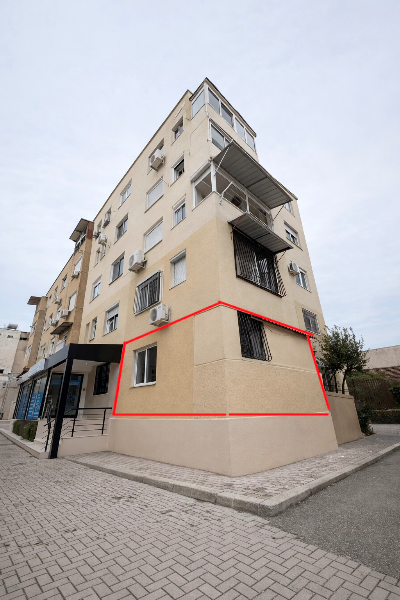 Shitet Apartament / Ambient Biznesi – Pranë Shkollës  "Naim Frasheri"