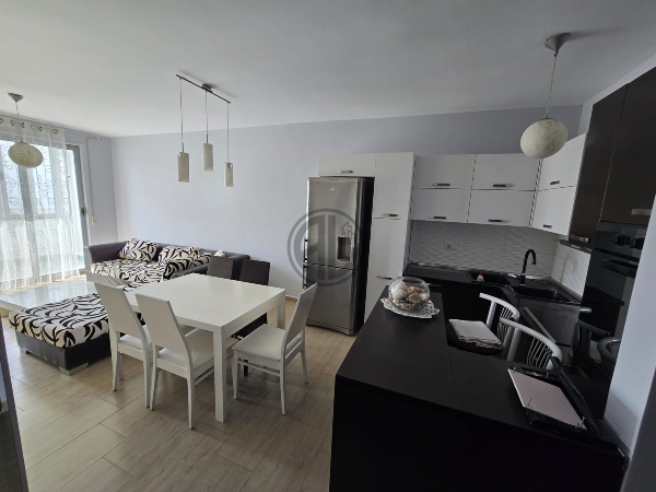Apartament 2+1+2 në shitje, ideal për banim familjar ose investim.