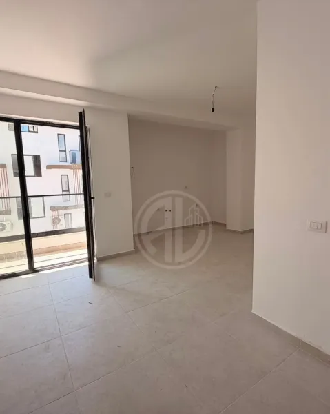 🏡 Garsoniere për Shitje – Mali i Robit,