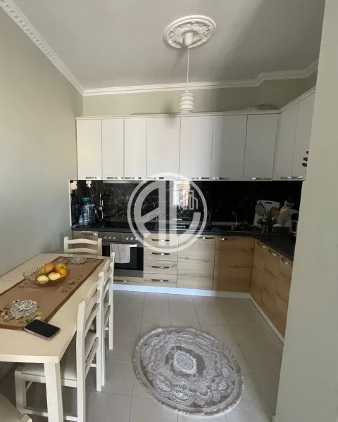 Apartament 2+1 në Qendër të Durrësit - Image 2