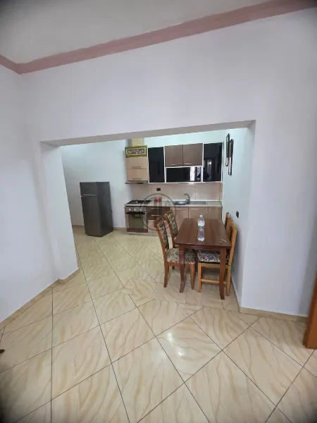 Apartament 2+1 per qera ne katin e dyte te nje Vile prane Stadiumit - Image 3