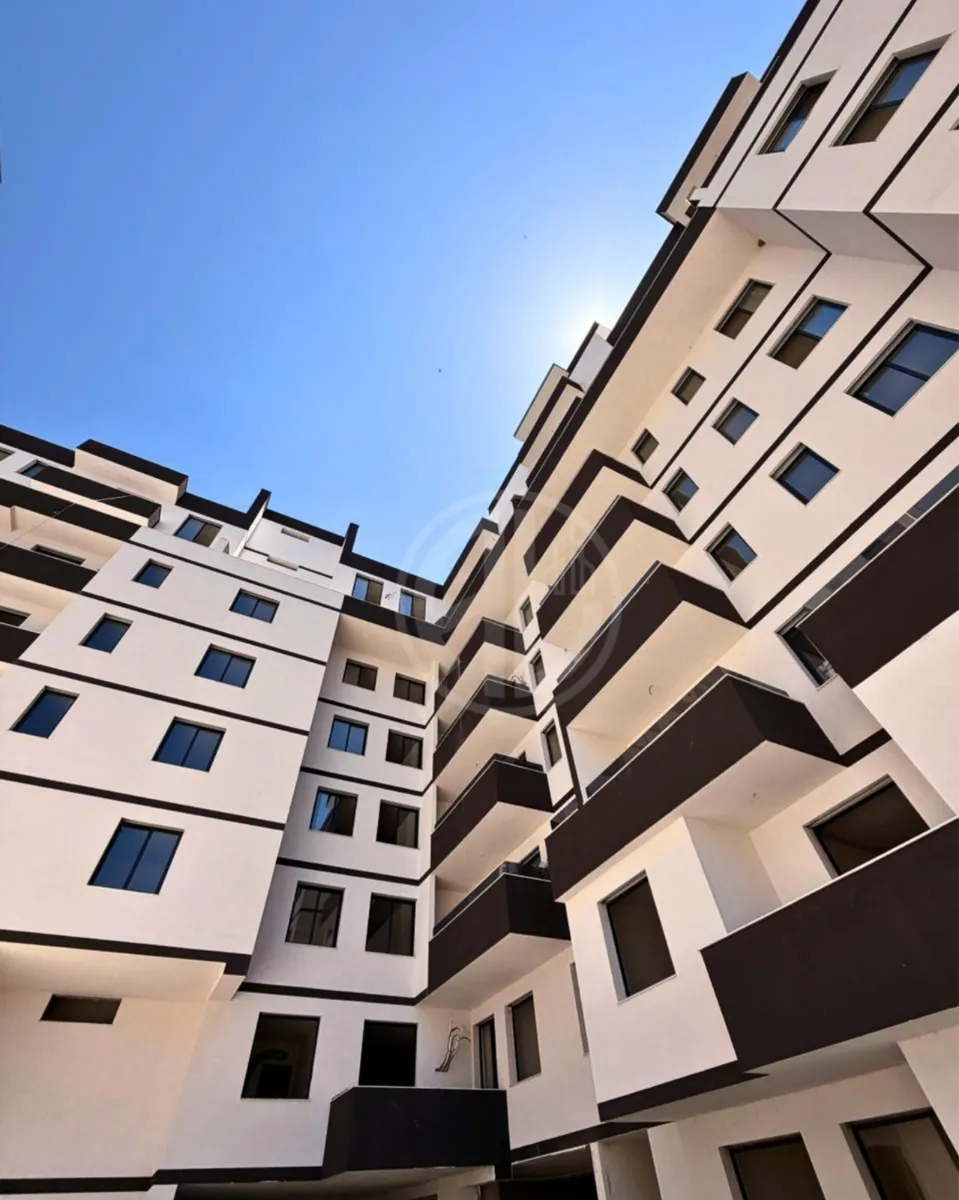 🏡 Apartament 1+1 + Garazh për Shitje në Golem